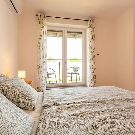 Lake27apartman *