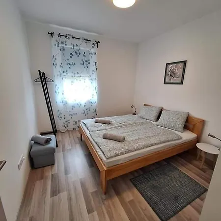 Lake27apartman Apartman *