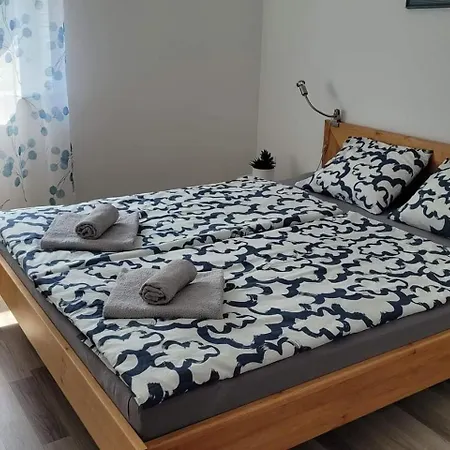 Lake27apartman *